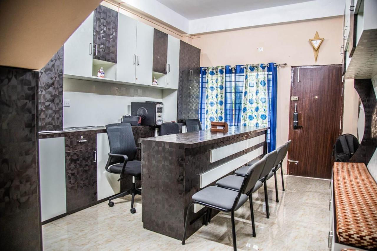 Хостел Jindal Residency Males Only Силигури Экстерьер фото